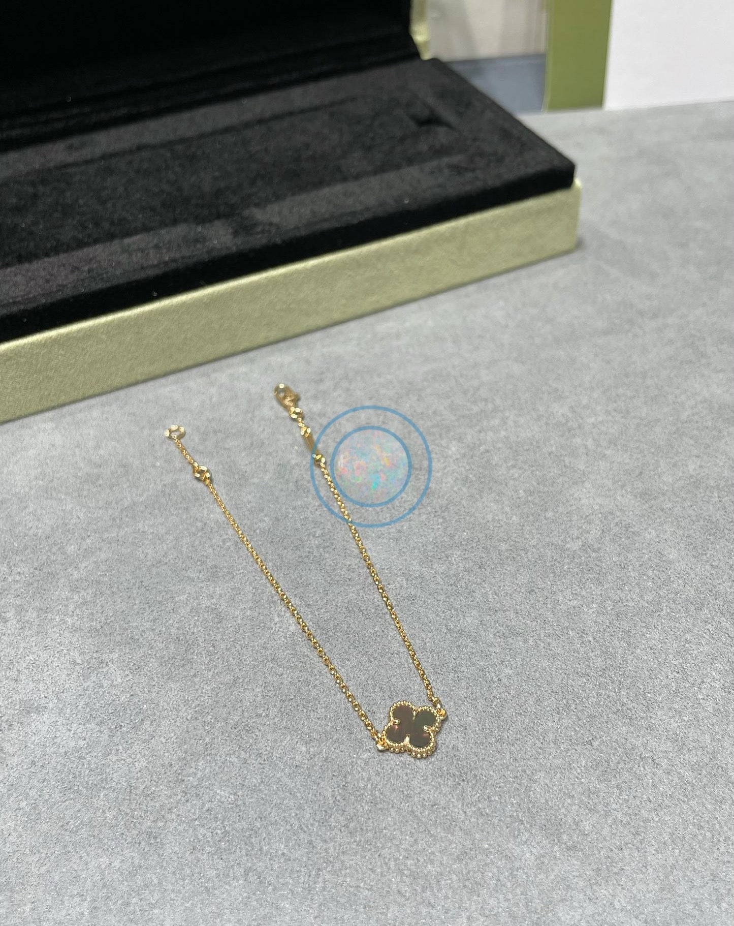 Van Cleef & Arpels Grey Sweet Alhambra Bracelet - Yellow Gold 18K