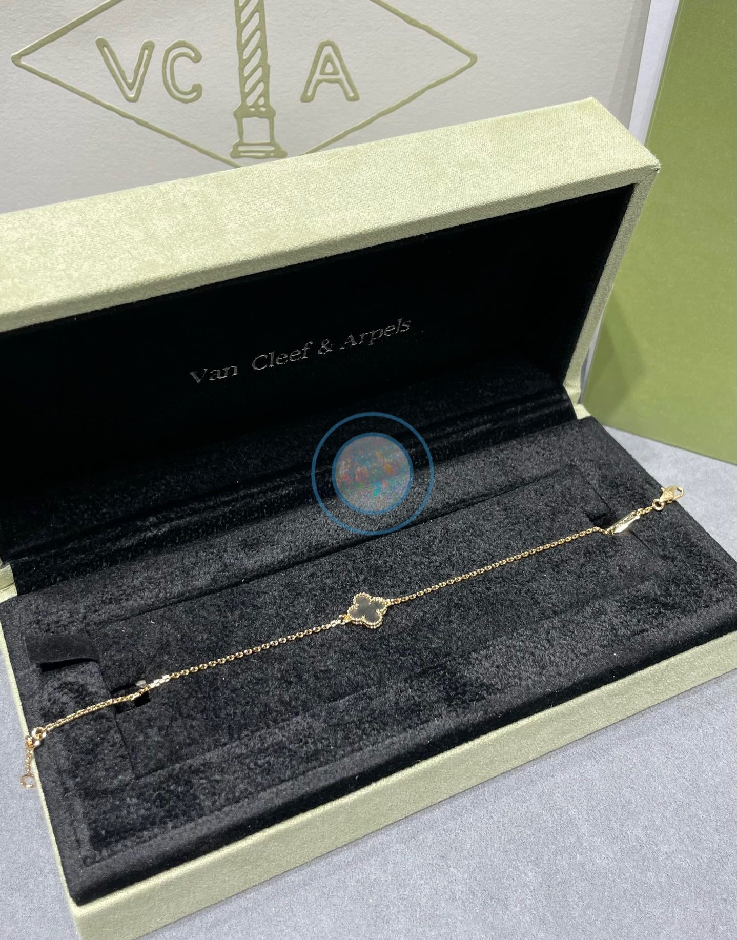 Van Cleef & Arpels Grey Sweet Alhambra Bracelet - Yellow Gold 18K